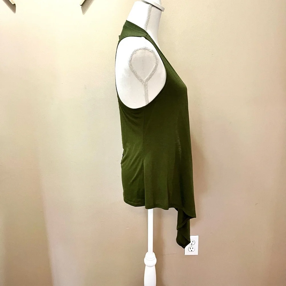 Love Love To Sleeveless Top with Cutout Back Size Medium